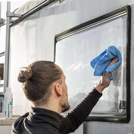 Kunststoff-Fenster richtig pflegen - CLEANOFANT