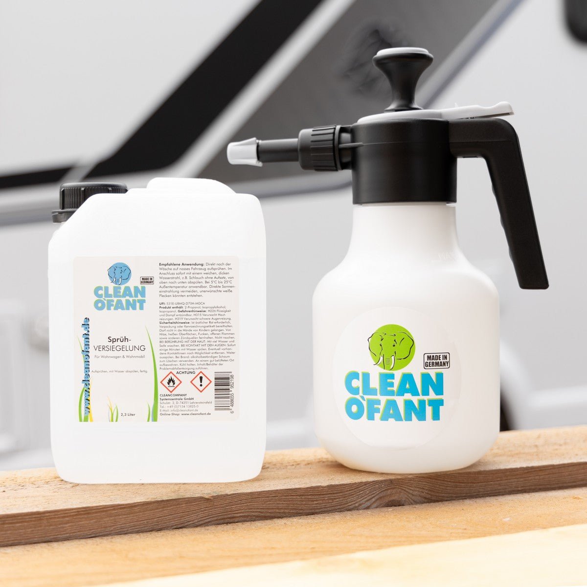 CLEANOFANT Sprüh - VERSIEGELUNG 2,3 Liter (Wohnwagen / Wohnmobil) + Pumpsprühflasche Profi 1,5 Liter (Drucksprüher) - Düse verstellbar Set - CLEANOFANT