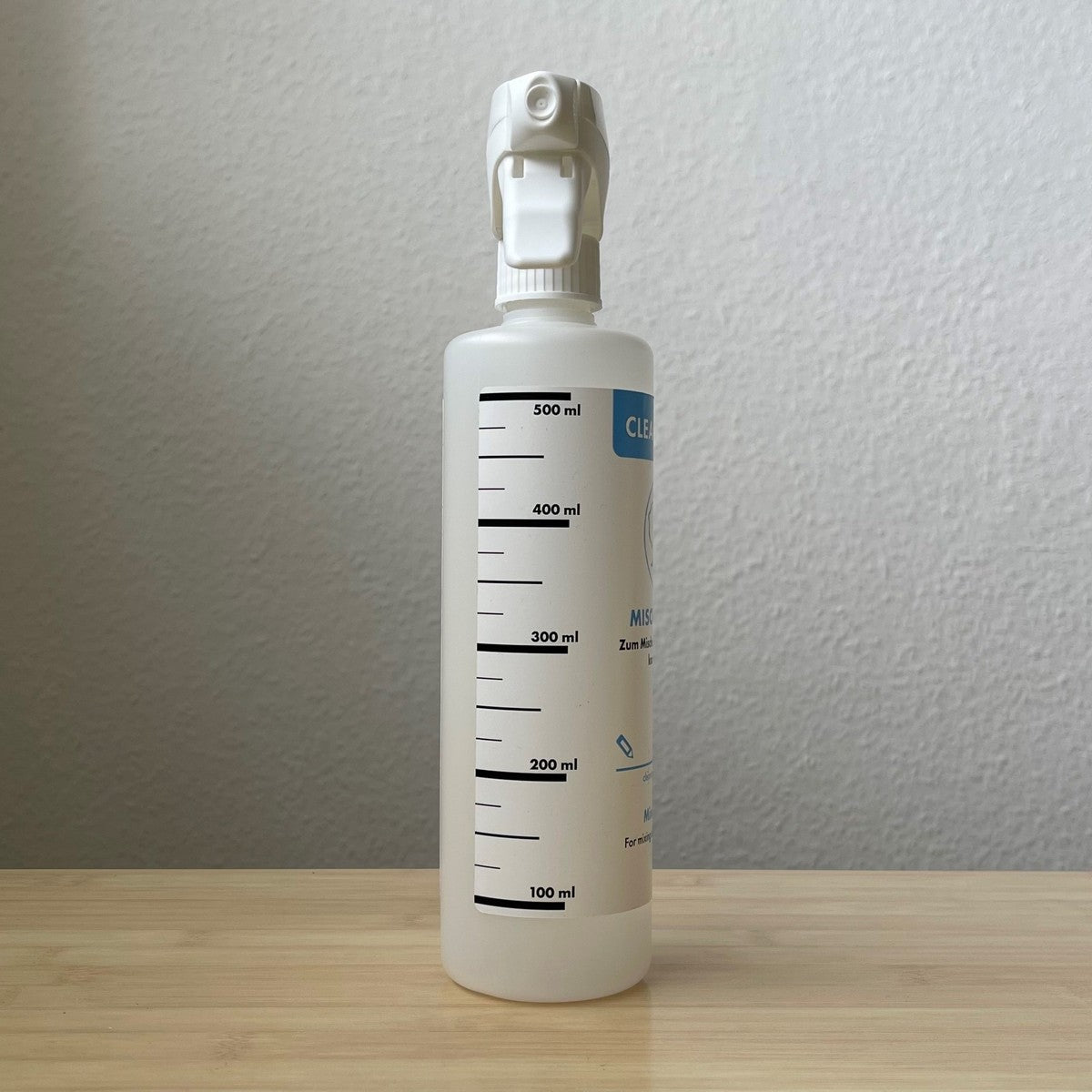 CLEANOFANT 500 ml Mischflasche mit Skalierung von 100 ml bis 500 ml inkl. Sprühpistole für Reinigungs - und Pflege - Konzentrate - CLEANOFANT